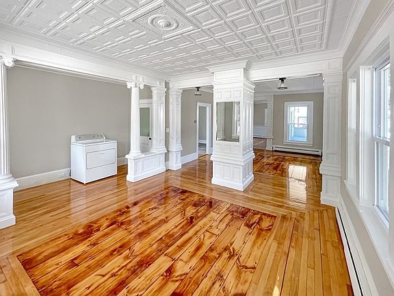 5th image of 137-139 Tolles St