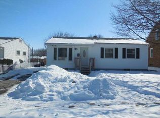 1938 Metz Ave, Oregon, OH 43616