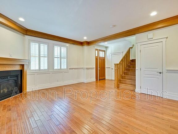 4th image of 651 Homer Ave