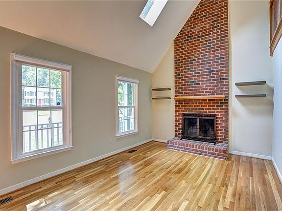 5th image of 4912 Castle Point Ct