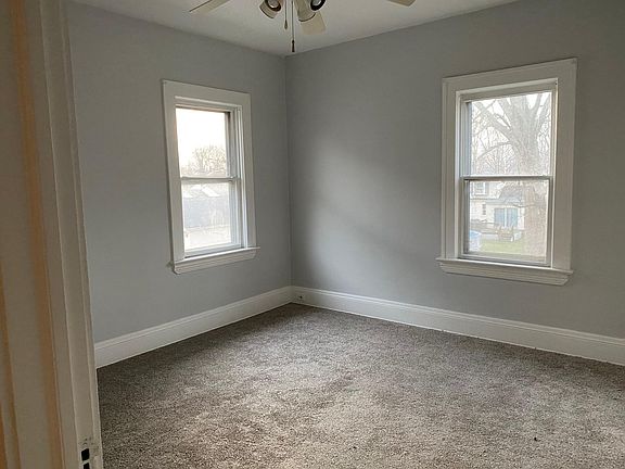 2nd image of 4146 Lincoln Ave #2