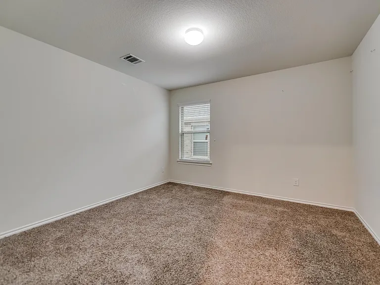 1302 Meadow Creek Dr — Photo 18