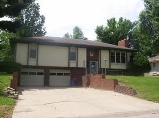 2922 Kimbrough Ln, Saint Joseph, MO 64506