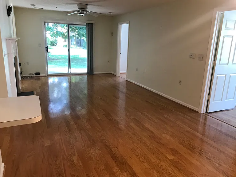10018 Vanderbilt Cir #4 — Photo 14