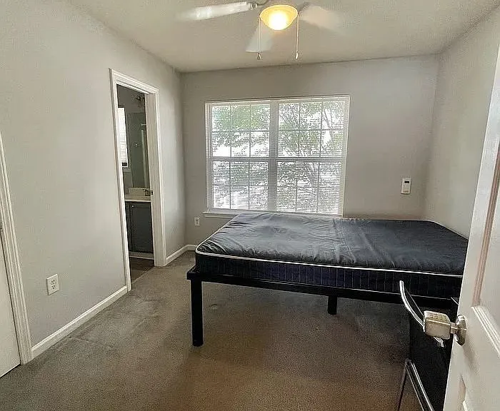 128 University Village Dr #E — Photo 8