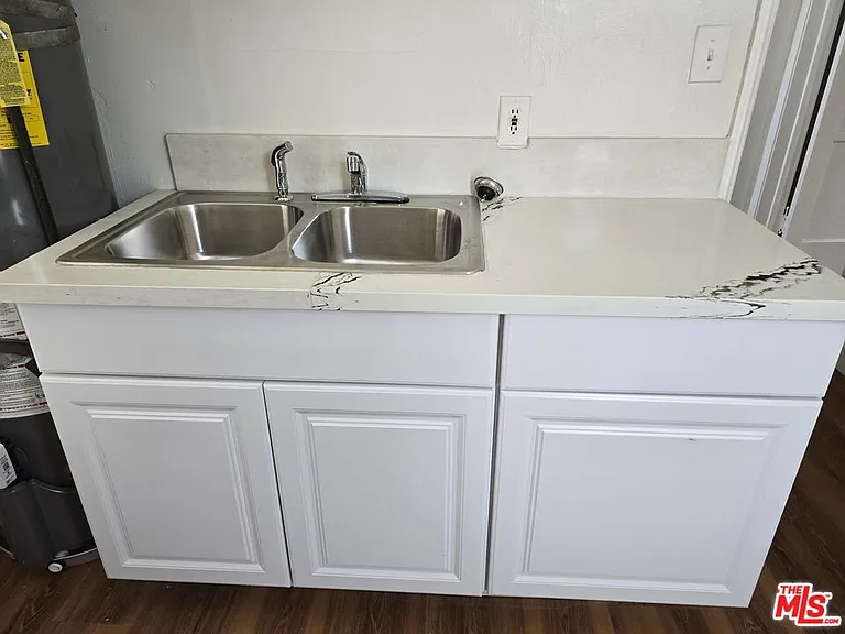 2190 W 26th Pl — Photo 7