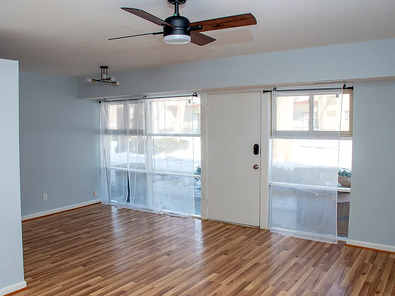 Living room/dining room
