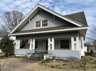 302 N Main St, Charleston, MO 63834