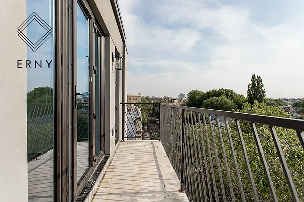 Rented by Pinn Realty | media 7