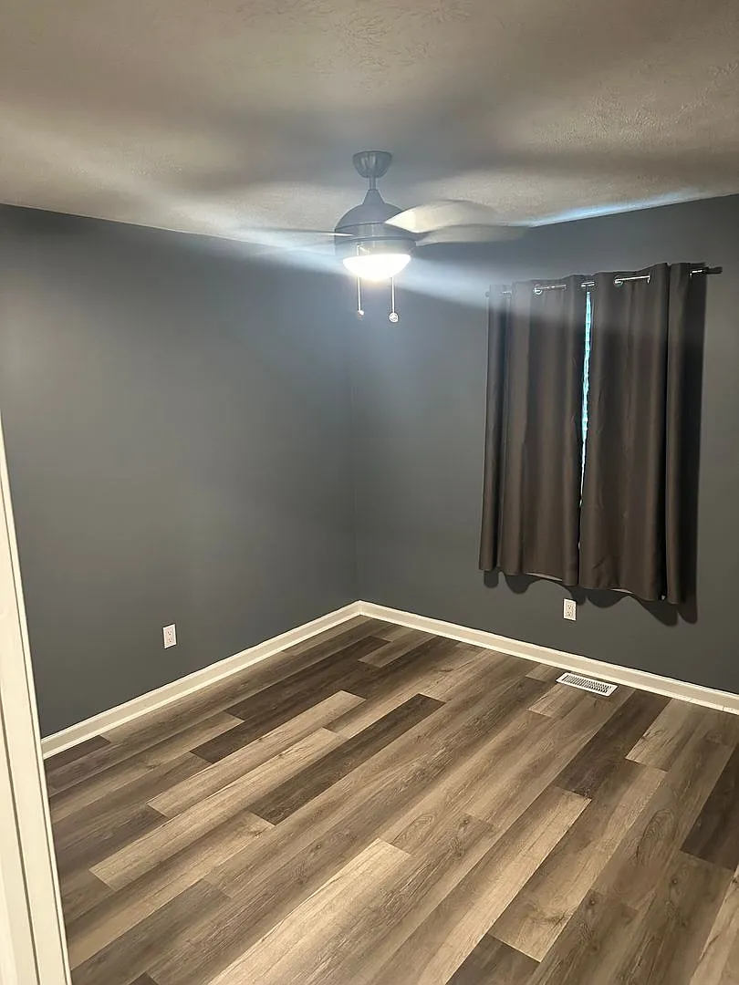 3 bedroom 1 bathroom house — Photo 4