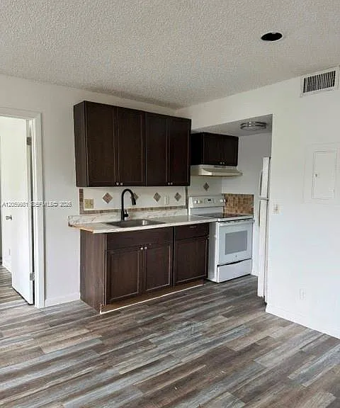 2050 NW 43rd Ter #5 — Photo 4
