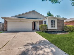 6715 Copperwood Ct, Arlington, TX 76001