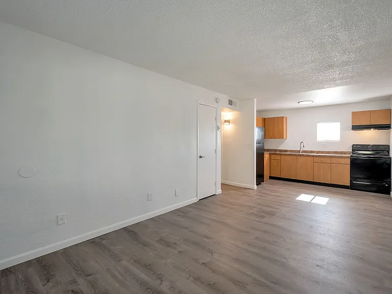 2234 W Hazelwood St — Photo 16