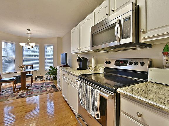 5th image of 8116 Faircrest Ln