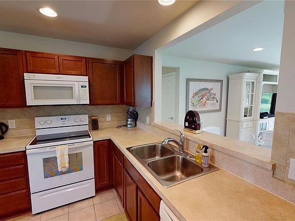 5th image of 7937 Guadiana Way