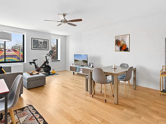 2nd image of 8 Vanderbilt Ave APT 3C