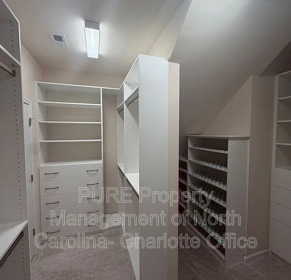 13818 Berkley Ave — Photo 31