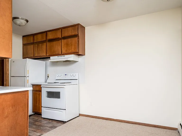 2025 Montreal Ave — Photo 4