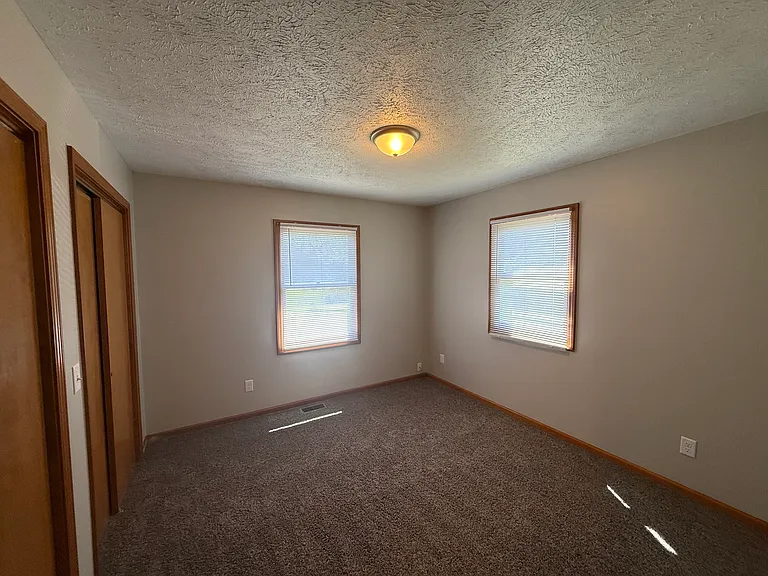 4933 Cannonsburg Rd NE — Photo 7