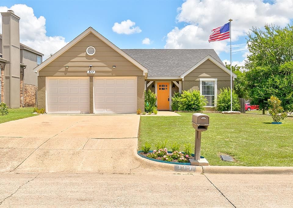 1st image of 317 Spanish Moss Dr