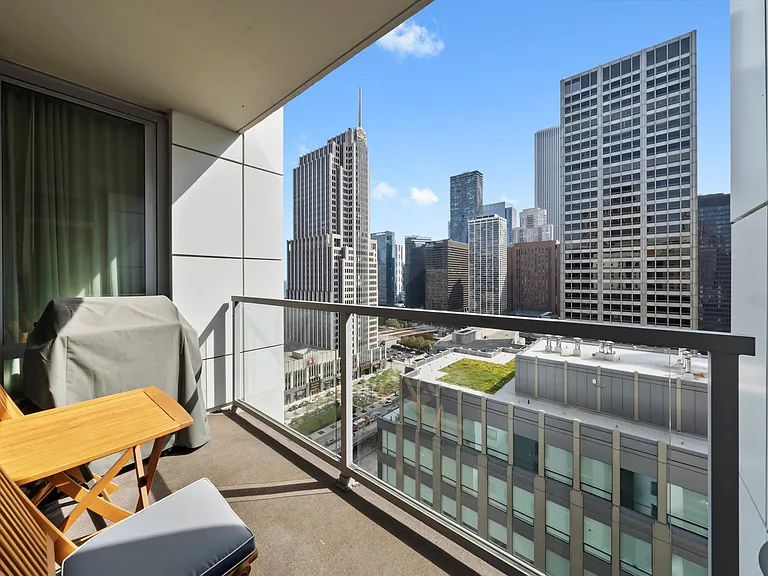 160 E Illinois St #2101 — Photo 4