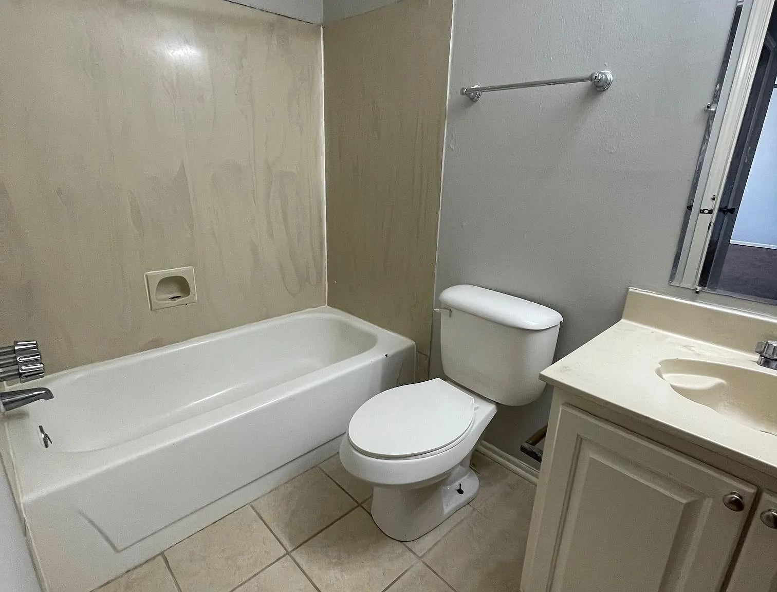 2 bed, 900 sqft, $950 — Photo 4