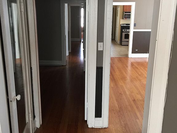 2nd image of 6423 N Claremont Ave APT 2