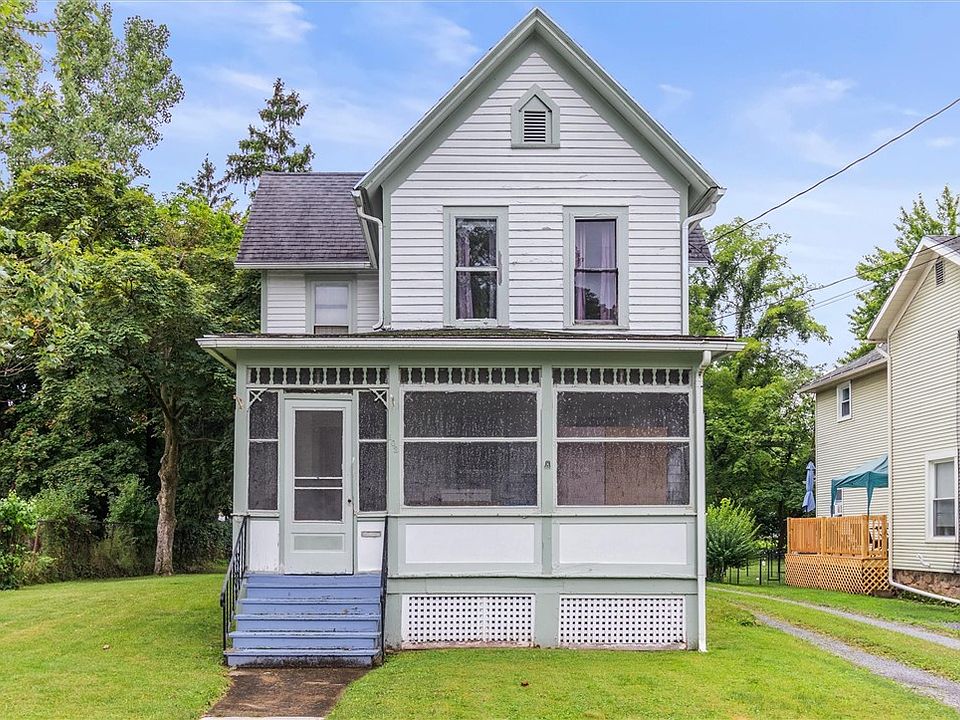 1st image of 102 Adelaide Ave