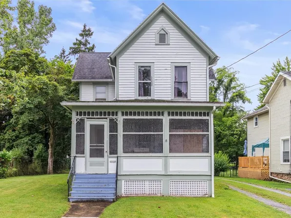102 Adelaide Ave, Canandaigua, NY 14424