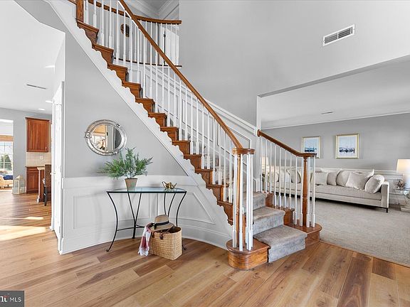 4th image of 37486 Seaside Dr