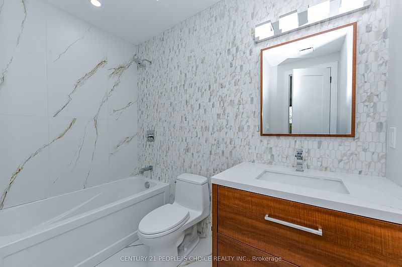 Toronto House for rent - 5 Bedrooms — photo 10