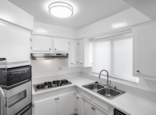 221 S Doheny Dr #DBE1A5C32, Beverly Hills, CA 90211