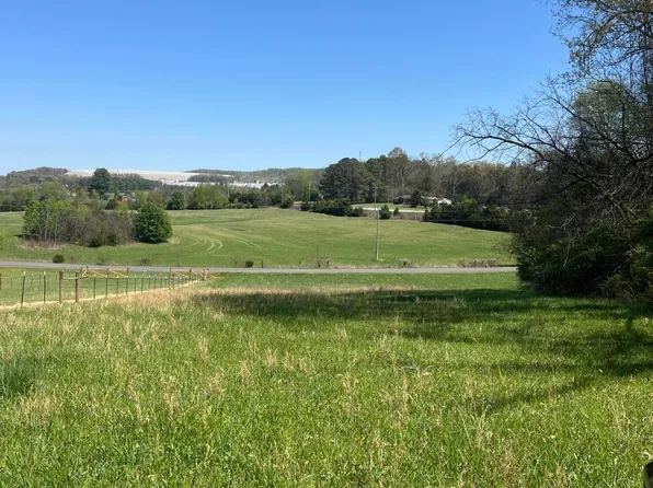Bruner Rd, Strawberry Plains, TN 37871