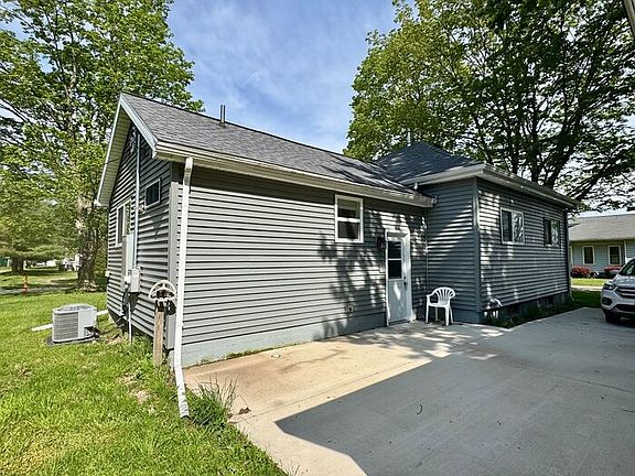 5th image of 308 N Elm St