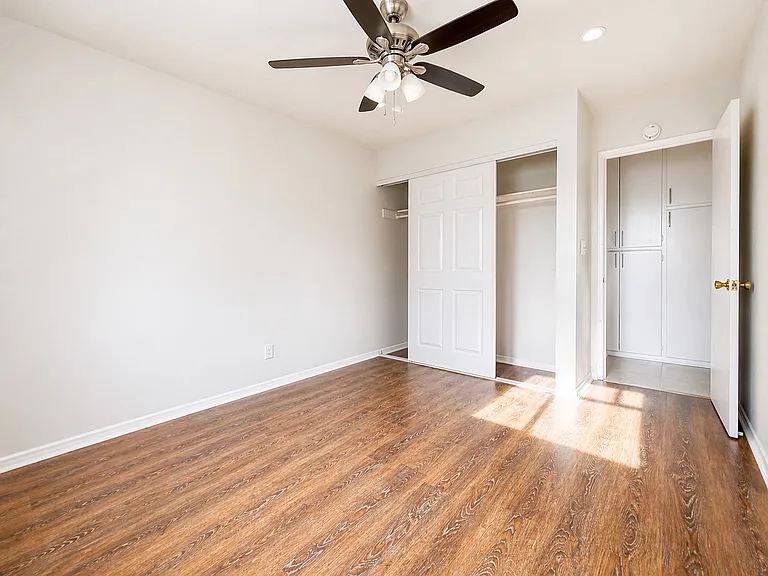 2500 Olive Ave #11 — Photo 4