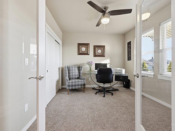 5th image of 431 S Rocker Ave