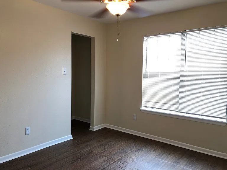 7543 Windsor Oaks — Photo 11