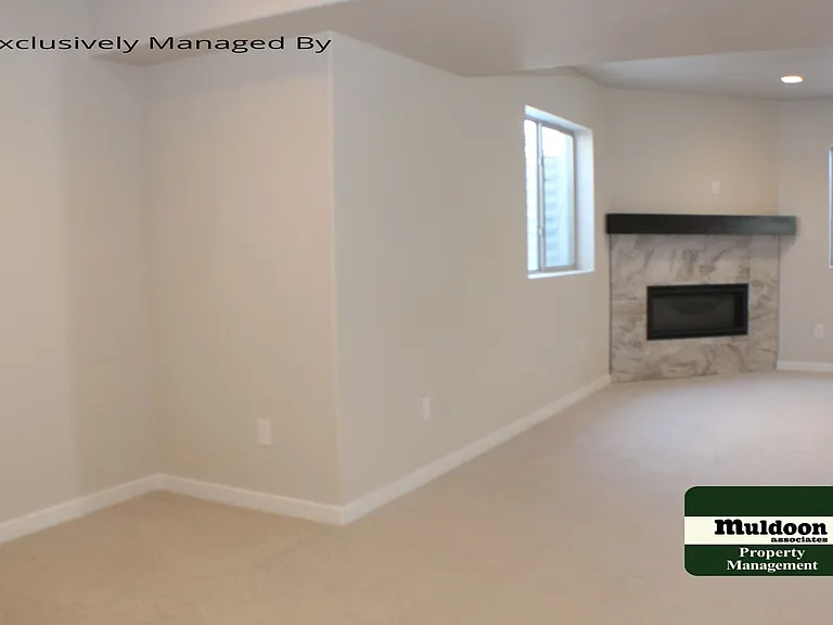 1070 Rambling Oak Dr — Photo 11
