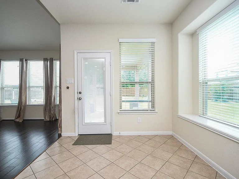 4803 Terrance Fall Dr — Photo 8