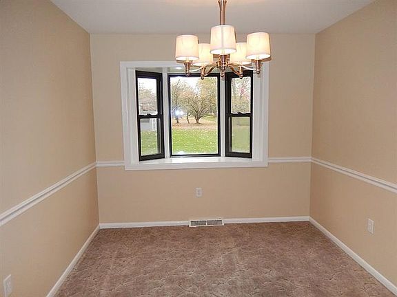 5th image of 7657 Delview Dr