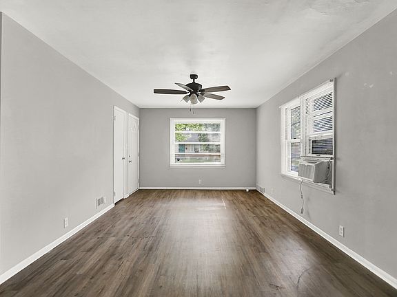4th image of 4552 Crittenden Ave