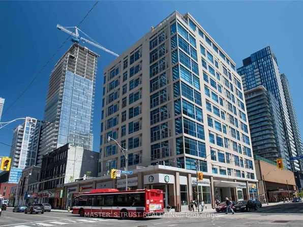 8 Wellesley St E #1001, Toronto, ON M4Y 3B2