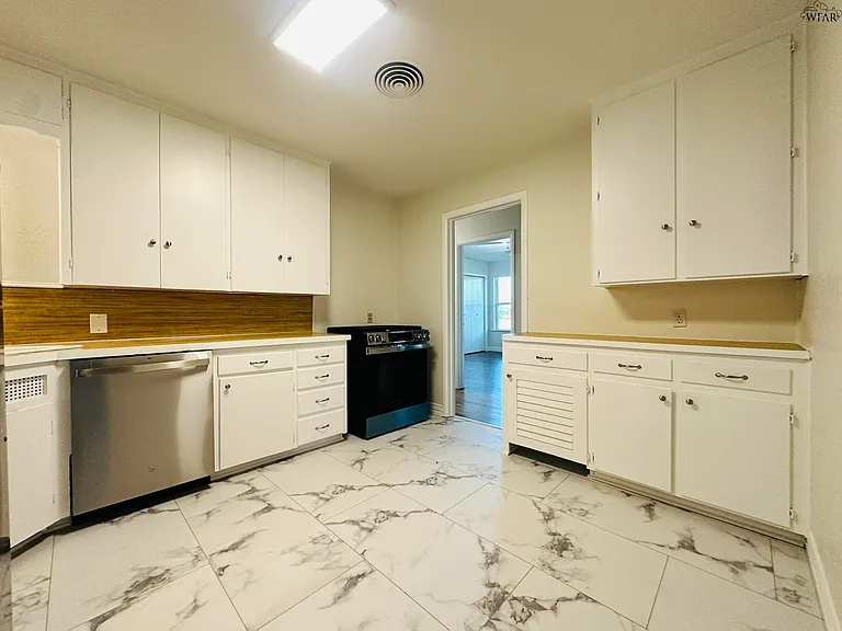 4300 Phillips Dr — Photo 8
