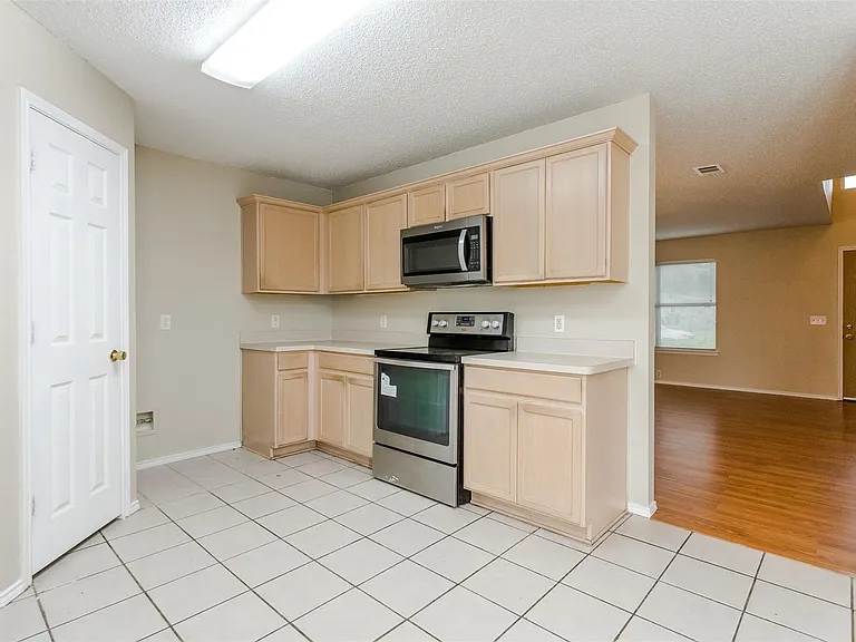 1308 Dundee Dr — Photo 34