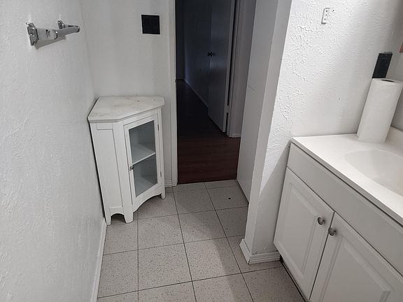 Other bathroom entrance