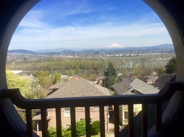 4105 SW View Point Ter APT A, Portland, OR 97239