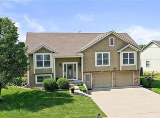 16018 Landauer St, Basehor, KS 66007