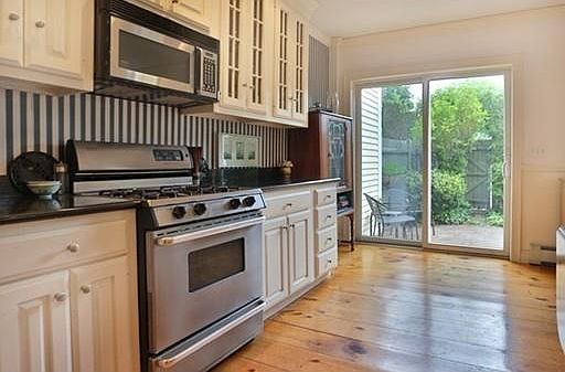 3rd image of 15 Beck St