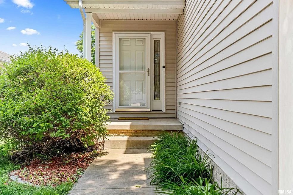 3 bed, 2.5 bath, 1547 sqft, $2,700 — Photo 3