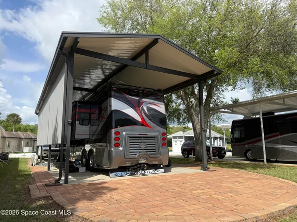 1995 Payne Stewart Dr #204, Titusville, FL 32796